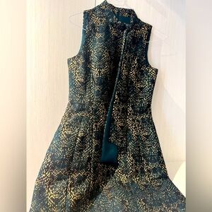 Vince Camuto. Dress gold and green